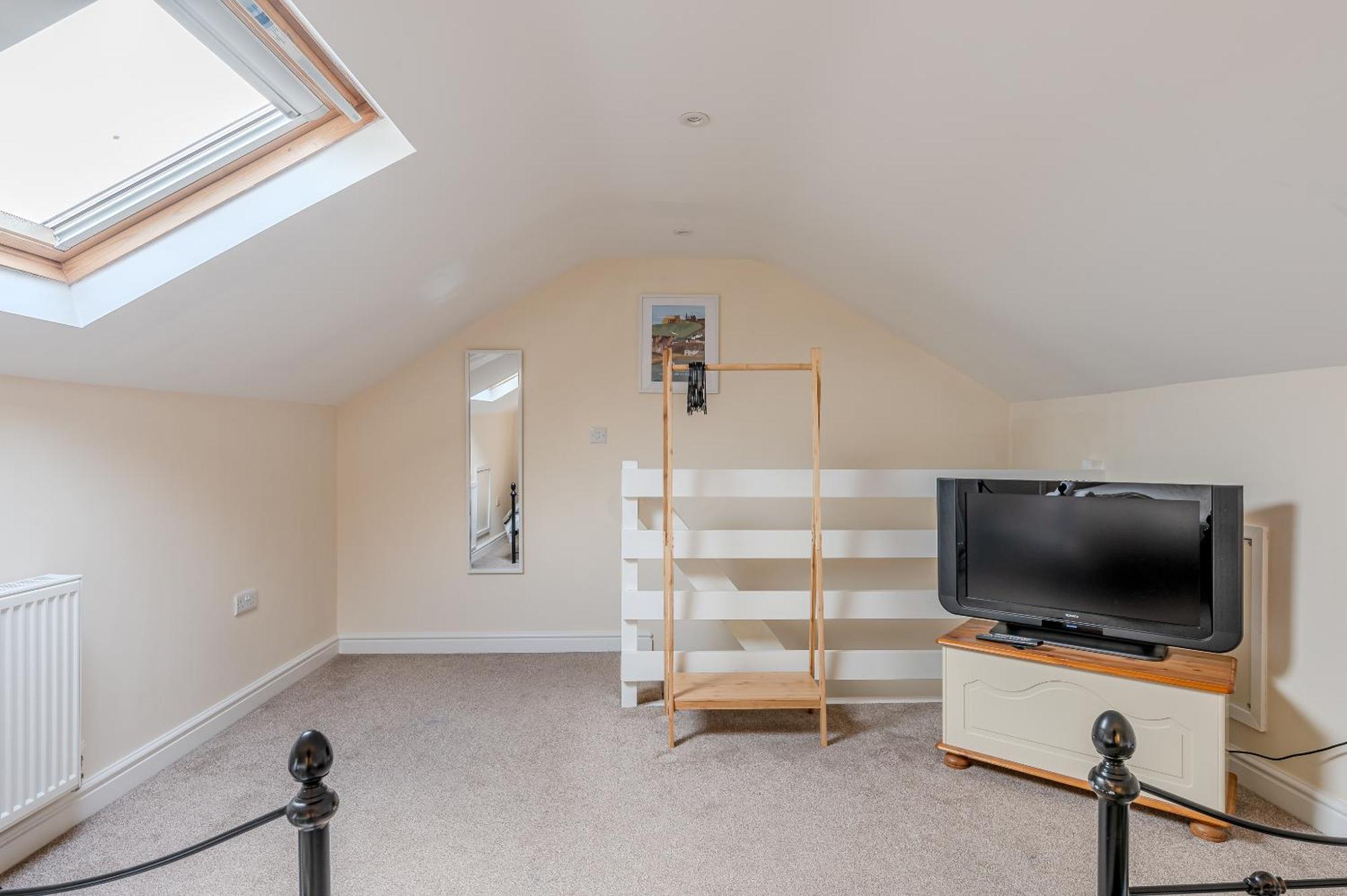 Rosemill - Large Pet Friendly Home With Off Road Parking Whitby Exterior photo